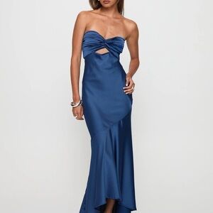 Princess Polly - Stand A Chance Twist Detail Maxi
Dress Navy